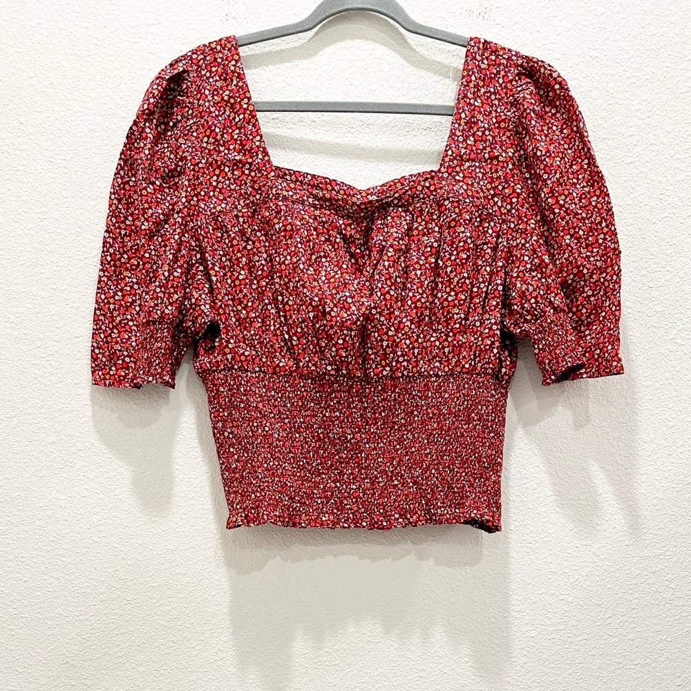 NWT! UNIVERSAL THREAD Red Floral Smocked Balloon Sleeves Top!